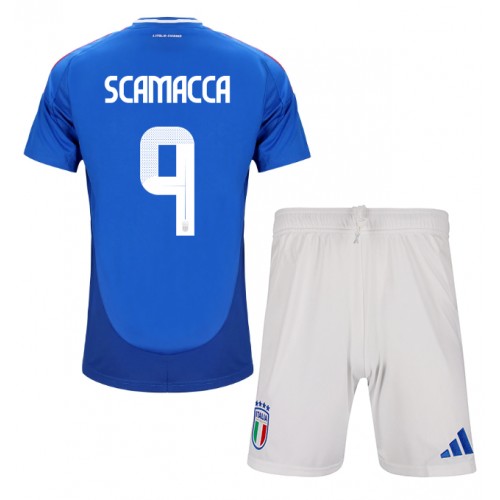 Fotballdrakt Barn Italia Gianluca Scamacca #9 Hjemmedraktsett EM 2024 Kortermet (+ Korte bukser)